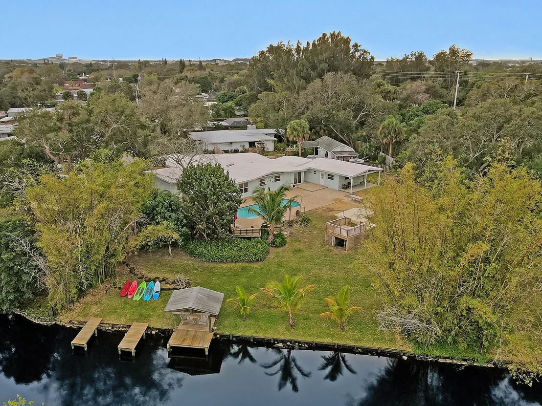 Photo of 592 Hillside Court