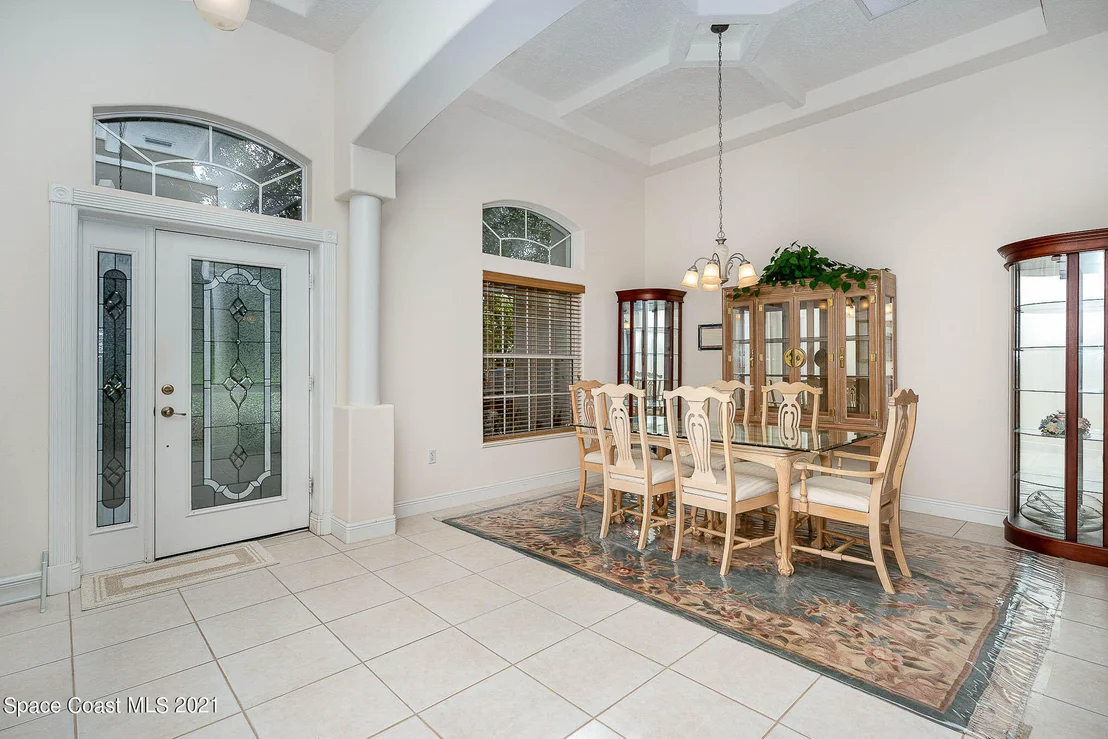 Photo of 347 Dorset Drive