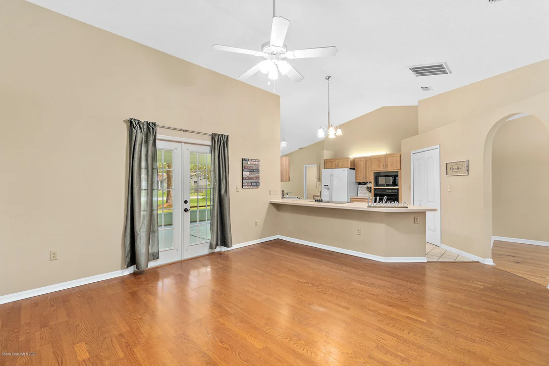 Photo of 1074 Red Bud Circle