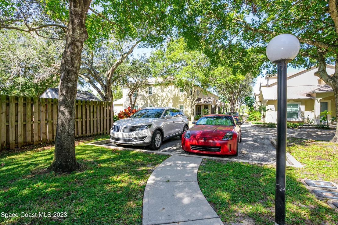 Photo of Unit 7 at 1475 Beechfern Drive