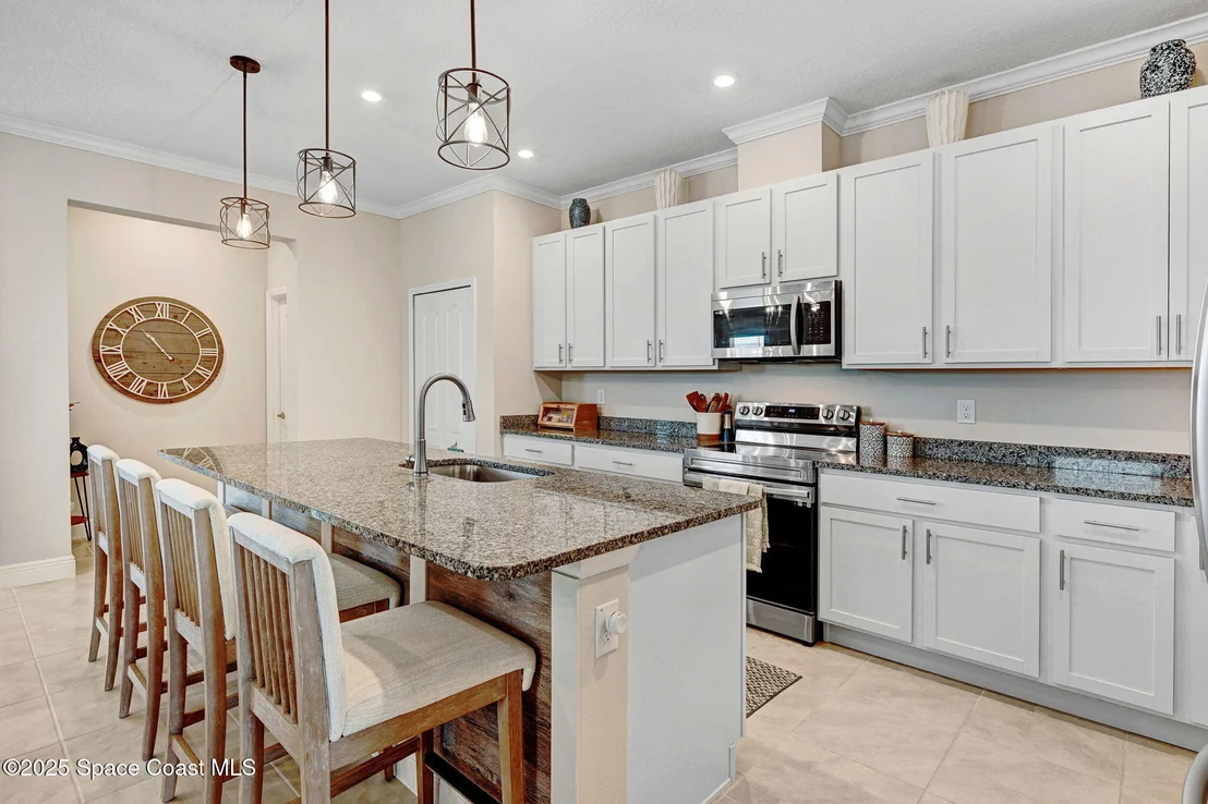 Photo of 2452 Carrick Street