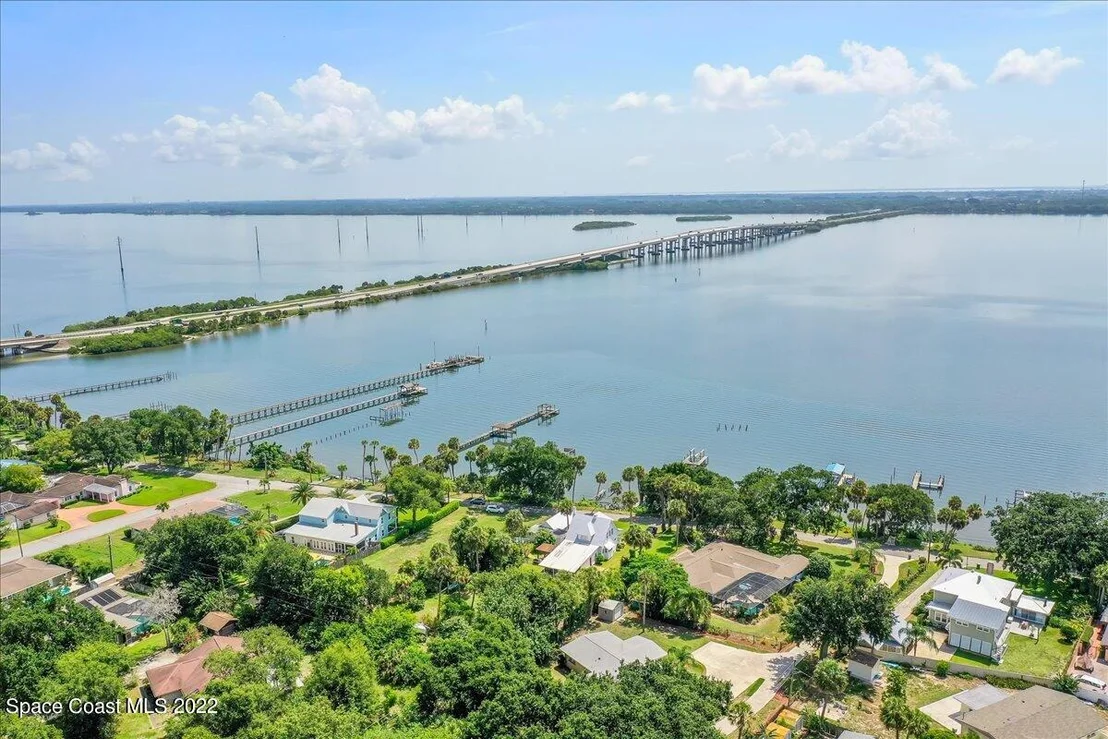 Photo of 2915 N Indian River Drive