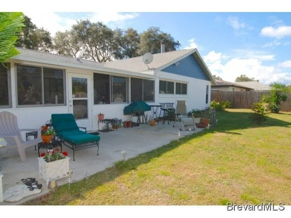 Photo of 2461 NE Fallon
