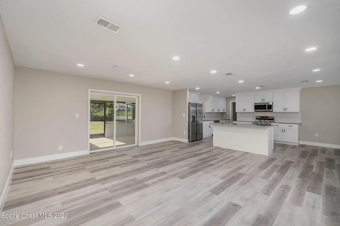 Photo of 5465 Curtis Boulevard