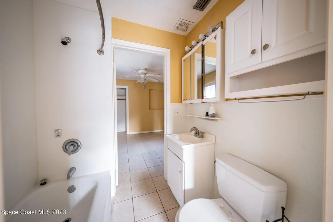Photo of 1541 Mac Arthur Lane