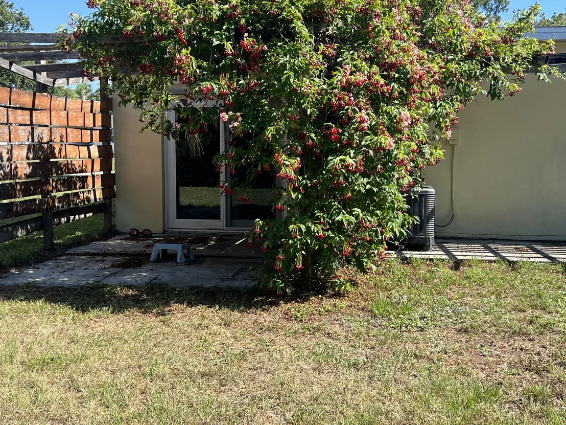 Photo of 303 Georgetown Avenue
