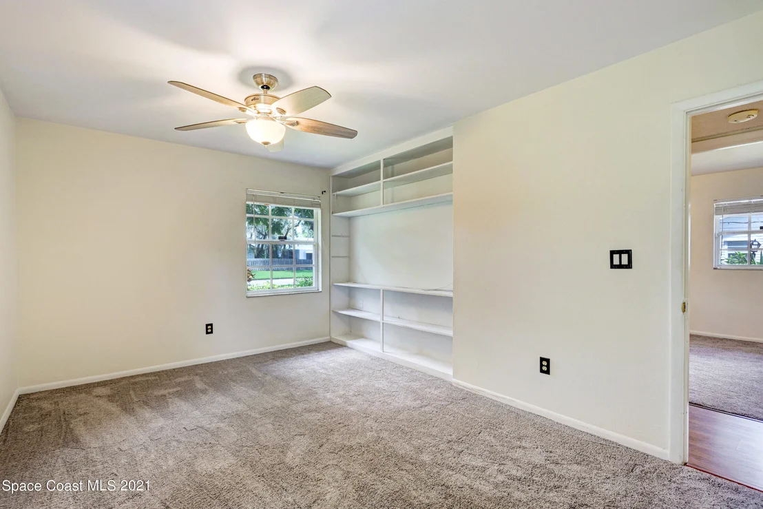 Photo of 1049 Glenham Drive NE