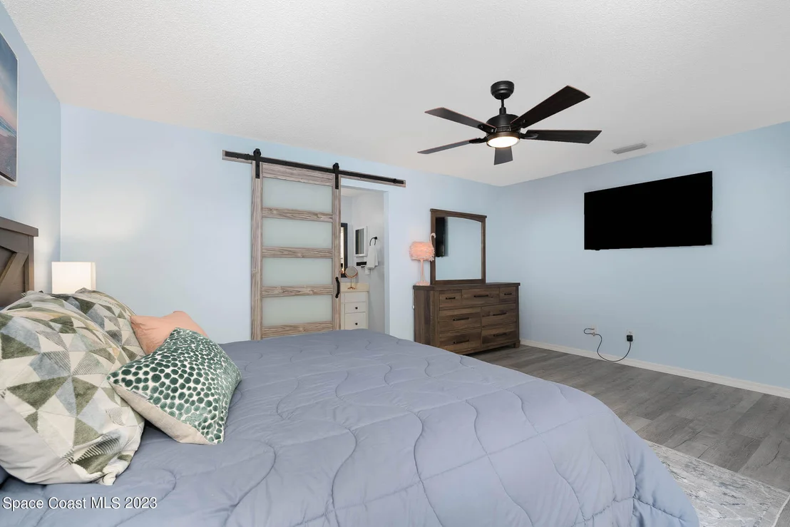 Photo of 320 Bayhead Drive