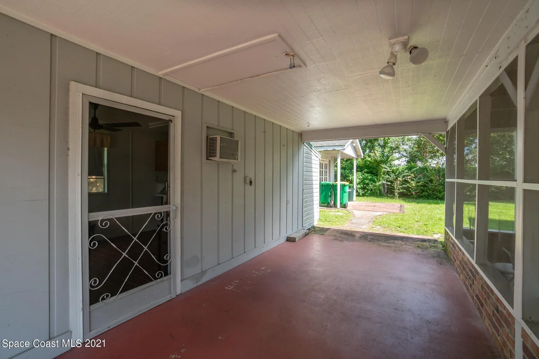 Photo of 4670 Robert Street