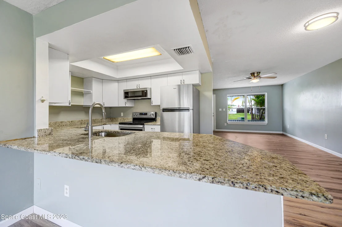 Photo of 707 Ixora Drive