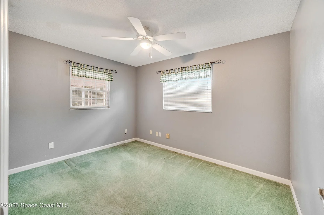 Photo of 586 Louvre Drive