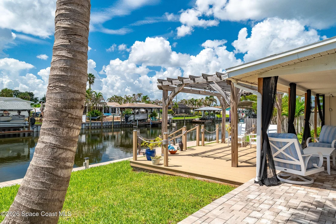 Photo of 452 Cardinal Drive