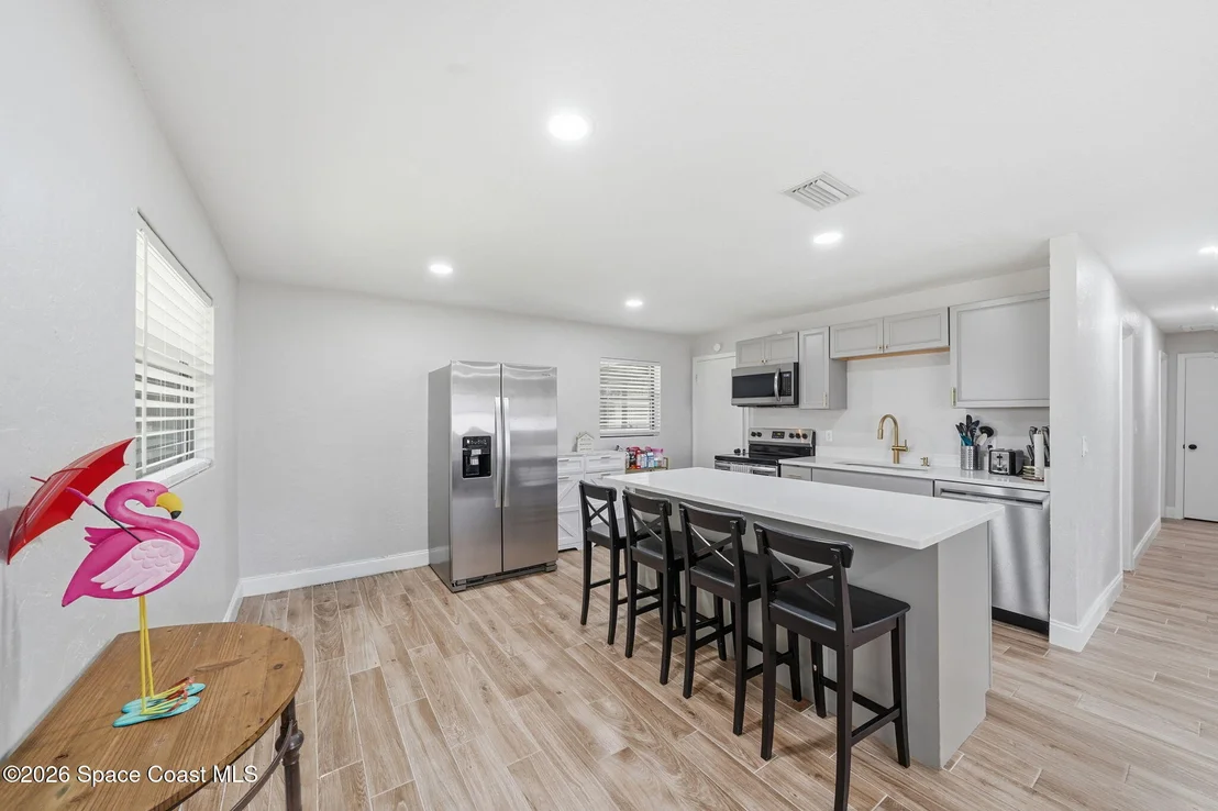 Photo of 2440 Warwick Road