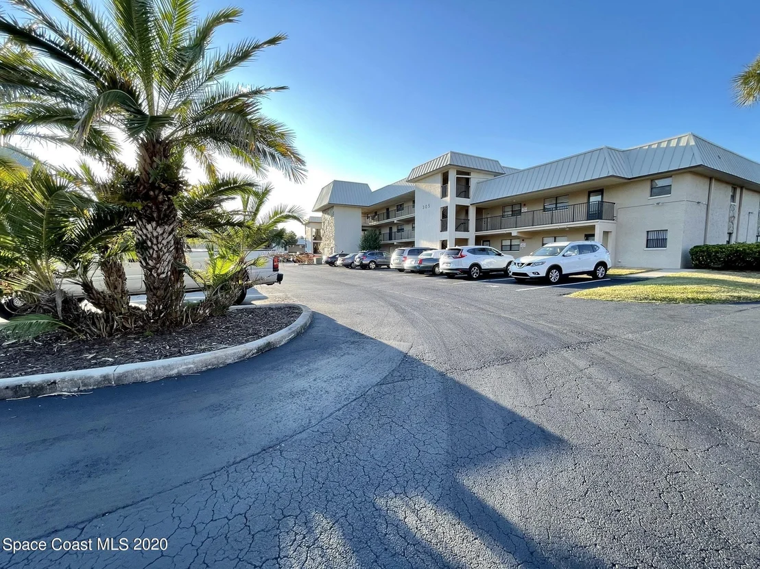 Photo of Unit 1233 at 305 Tangle Run Boulevard