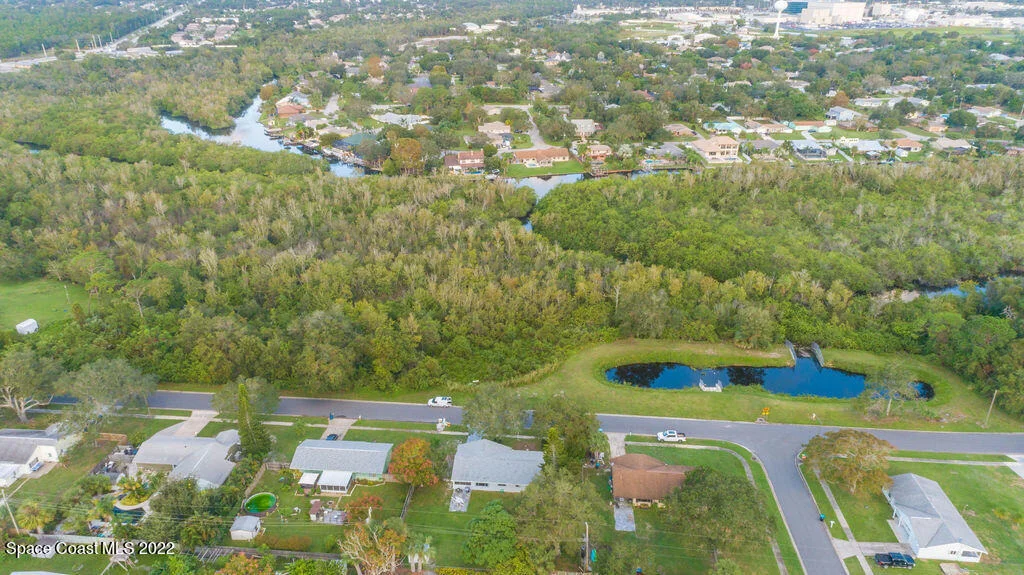 Photo of 981 Cadillac Drive NE