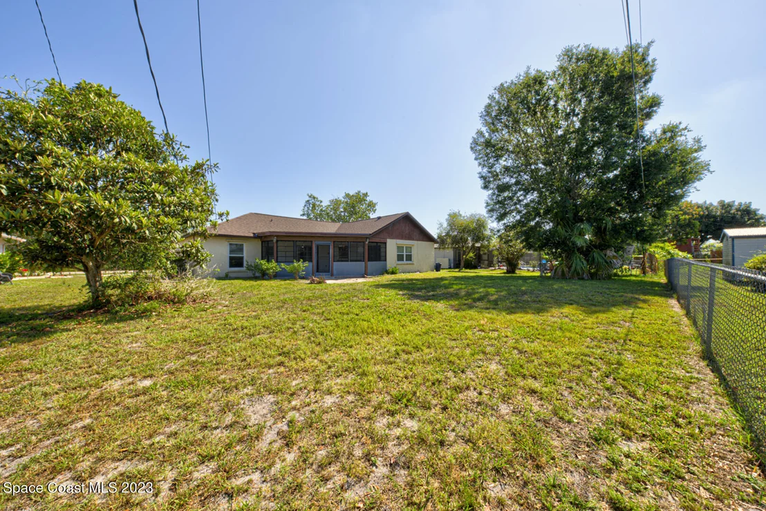 Photo of 1802 Fallon Boulevard NE