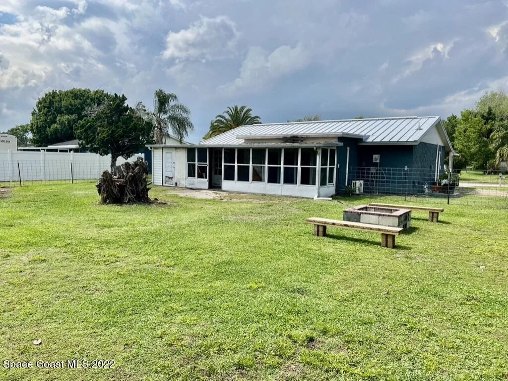 Photo of 1341 Cindy Circle NE