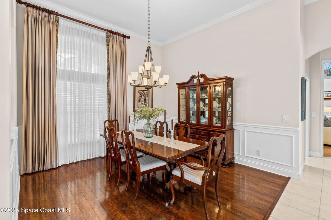 Photo of 921 Wildwood Drive