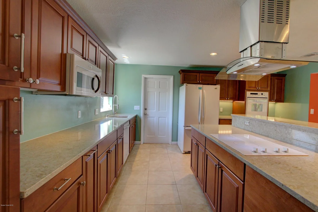 Photo of 913 Bluewater Drive