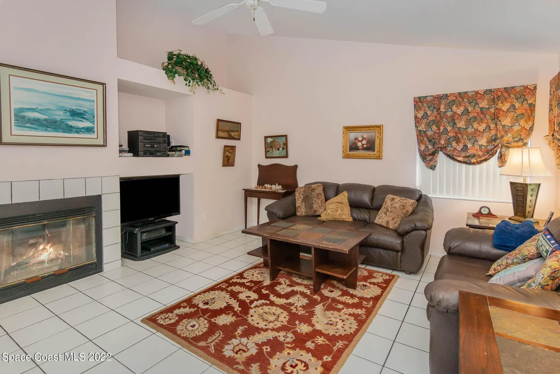 Photo of 1050 Fieldstone Drive