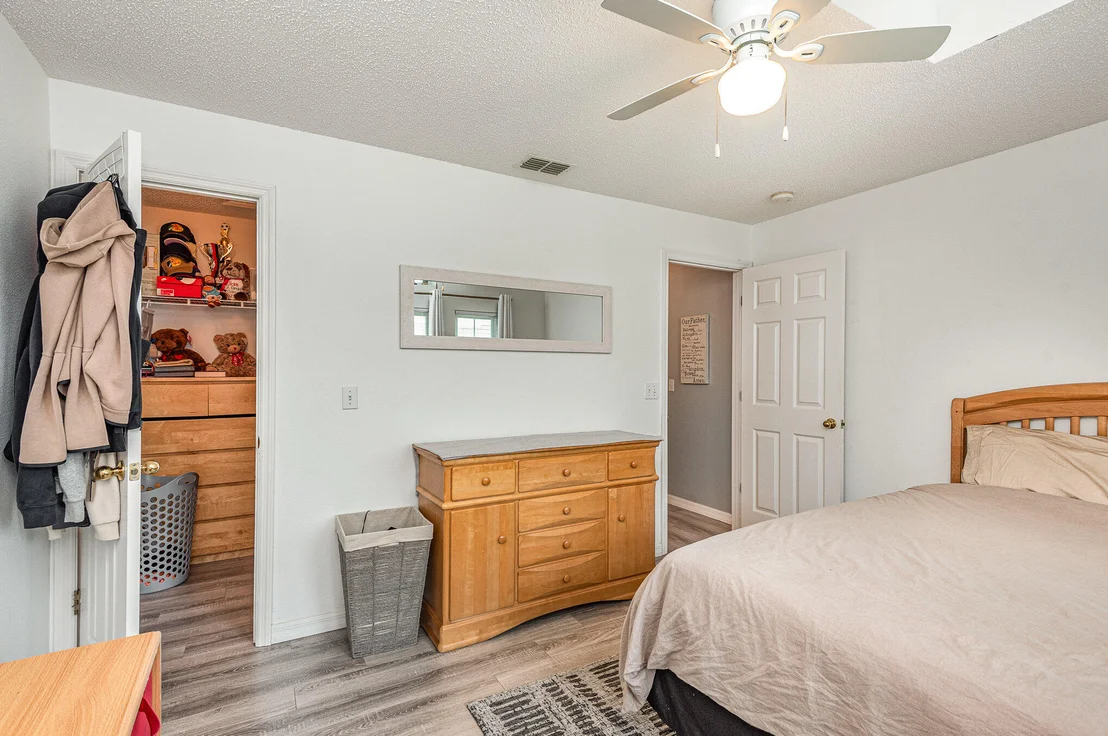 Photo of 1167 White Oak Circle