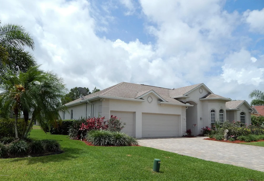 Photo of 111 SE Ridgemont Circle SE