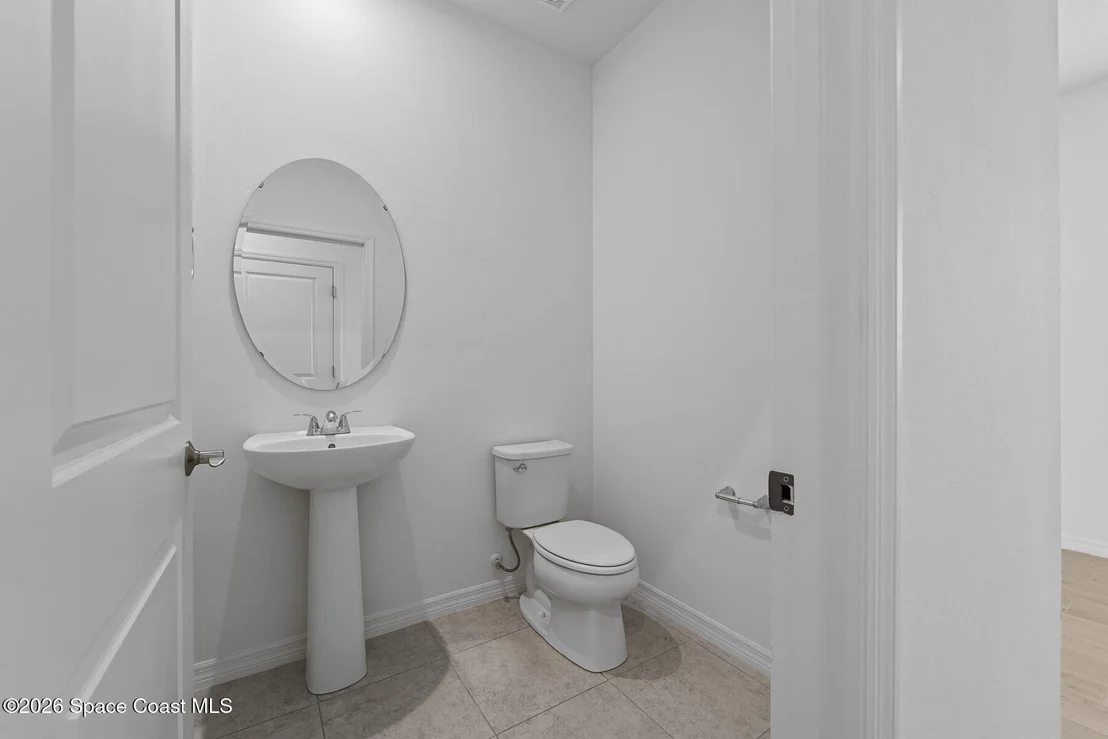 Photo of 926 Castleford Avenue NE