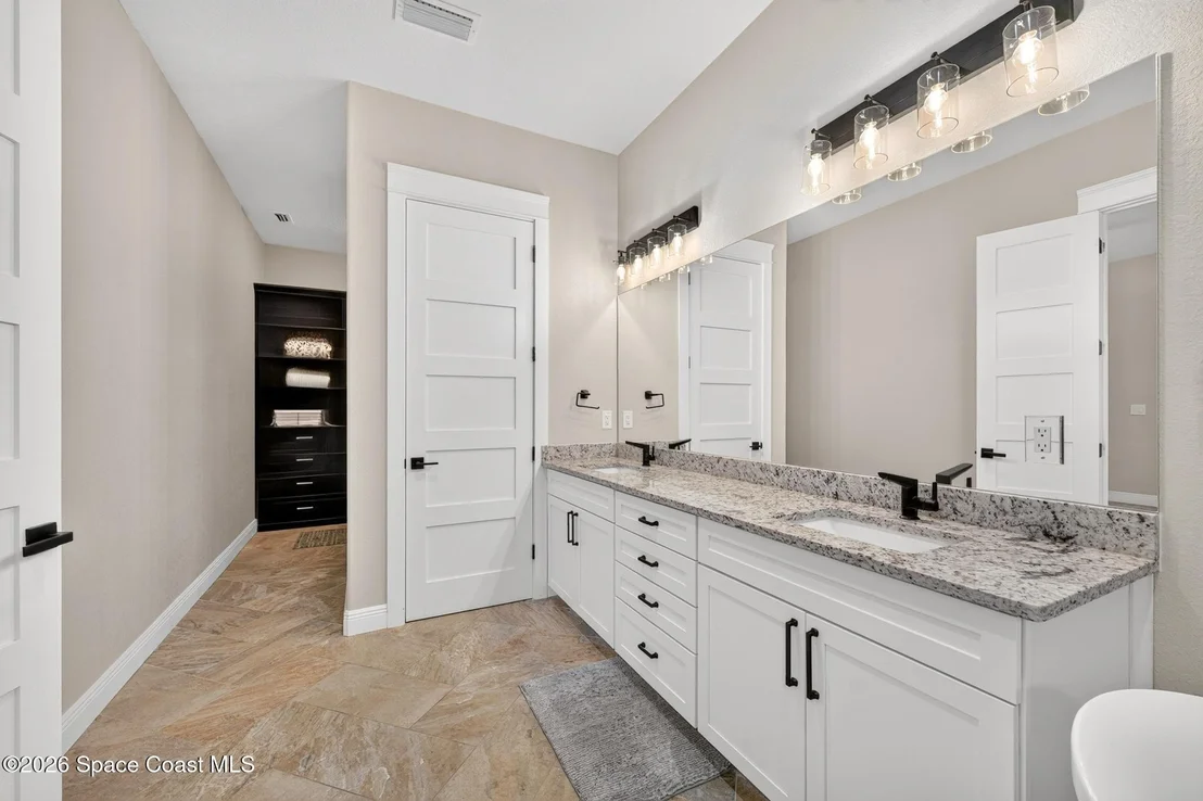 Photo of 318 Angelo Lane