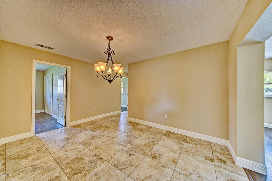 Photo of 516 Banyan Way