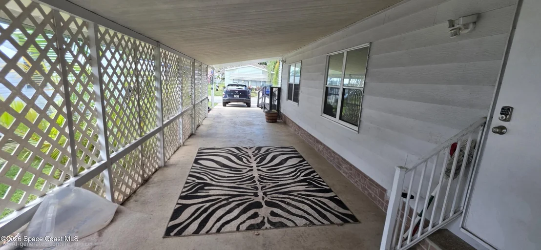 Photo of 579 N Dolphin Circle