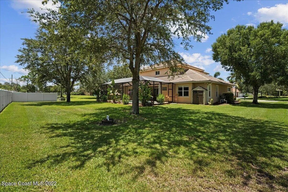 Photo of 2067 Windbrook Drive SE