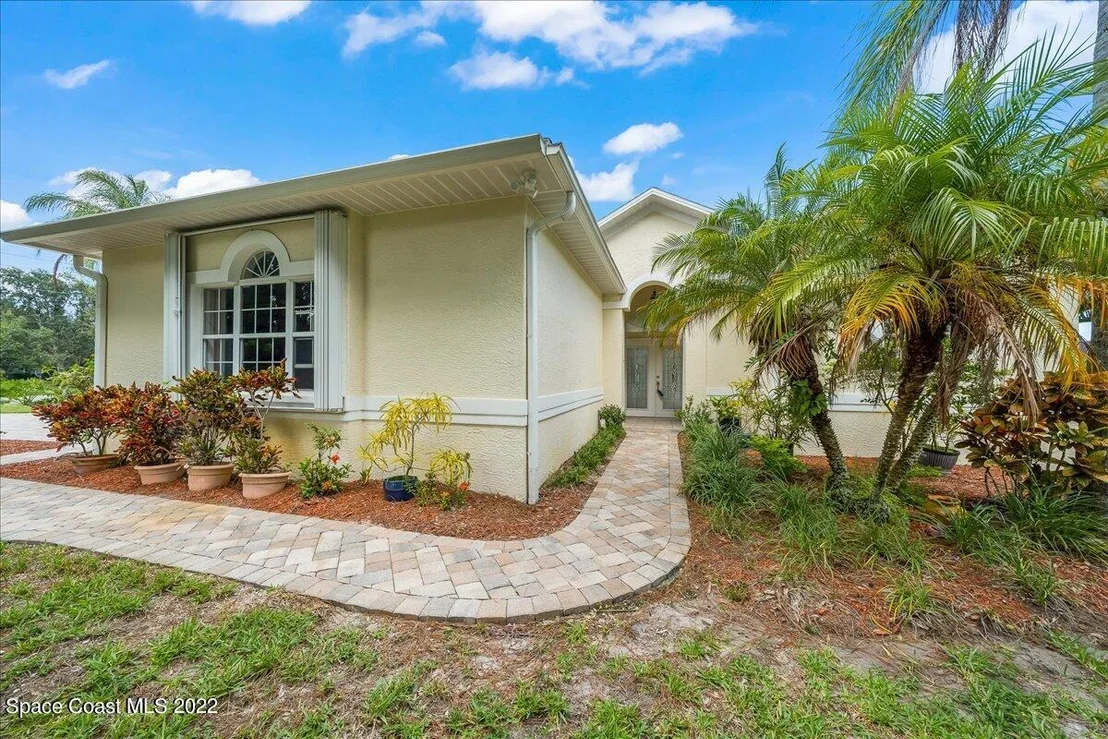 Photo of 4523 Long Lake Road