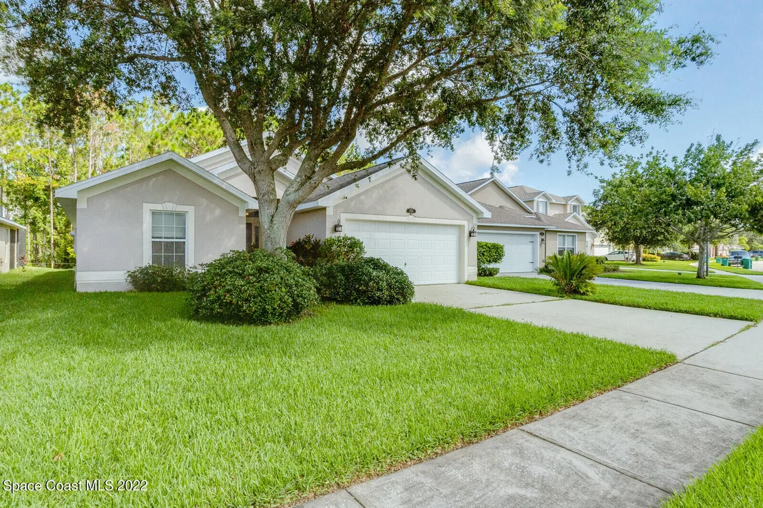 Photo of 2491 Stratford Pointe Drive