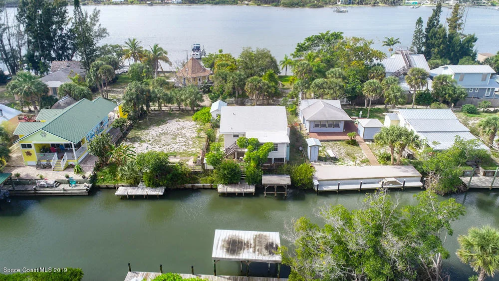 Photo of Unit A at 35 Vip Island