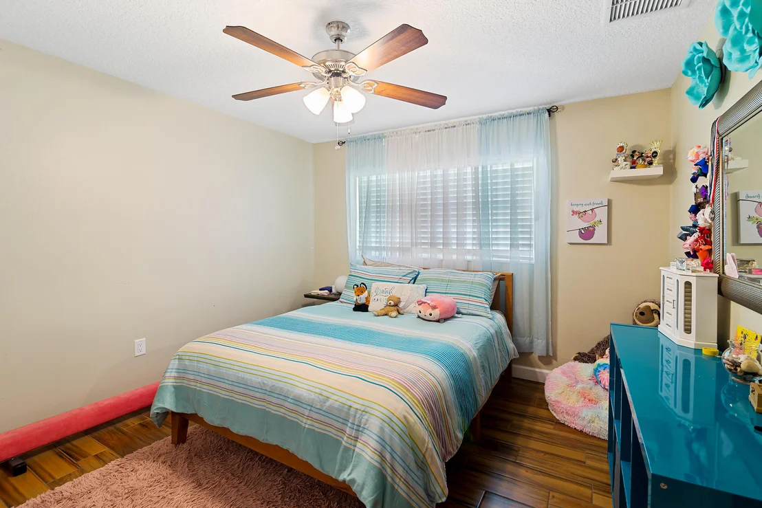 Photo of 871 Kings Post Road