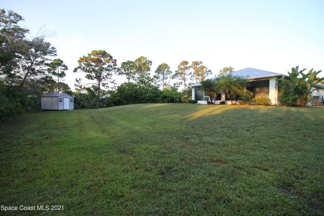 Photo of 5955 Brabrook Ave Avenue