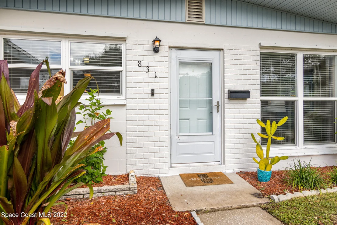 Photo of 831 Glenmore Circle