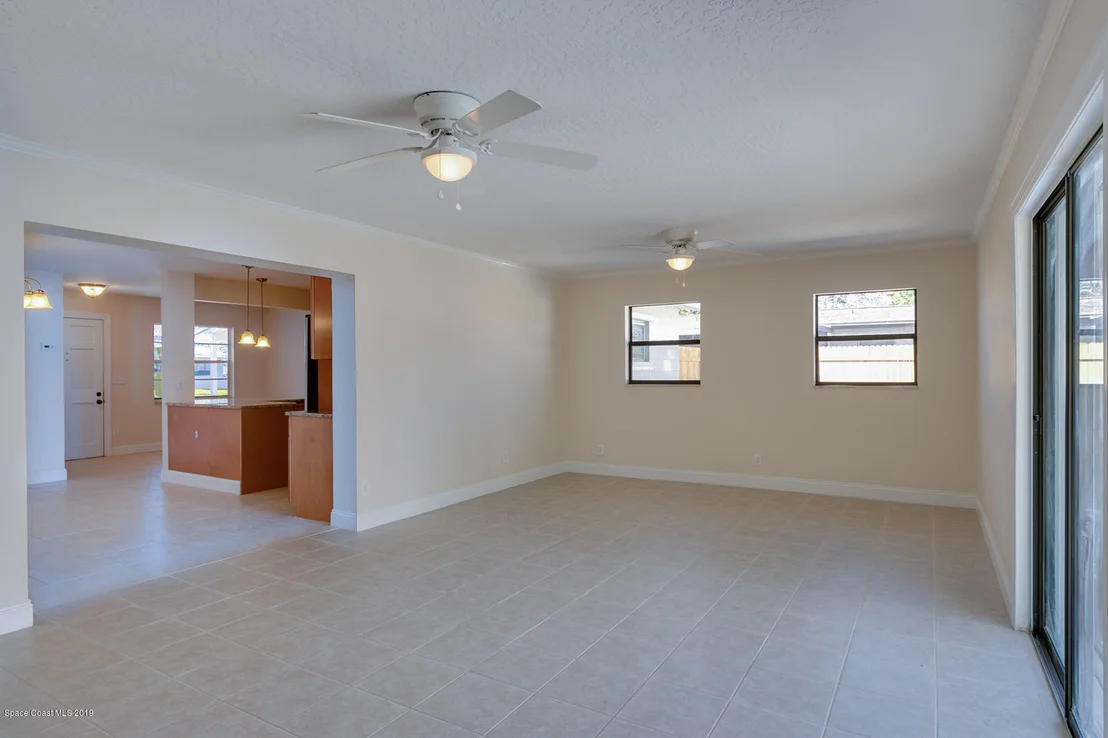 Photo of 1324 Estridge Drive