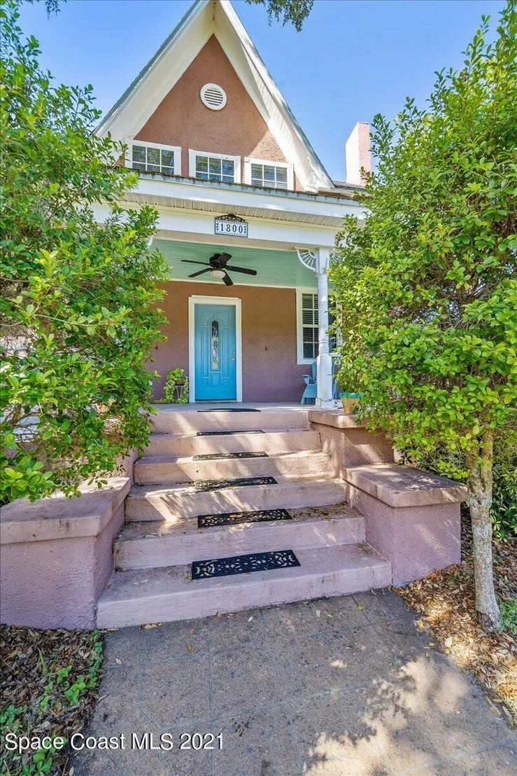 Photo of 1800 Pineapple Avenue