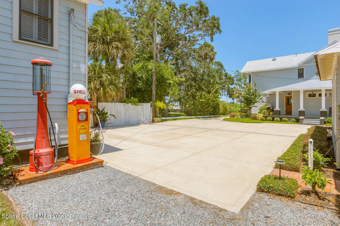 Photo of 709 Rockledge Drive