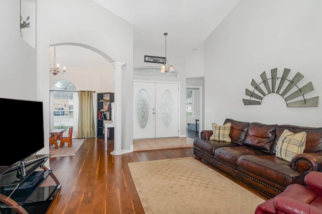 Photo of 1184 Meadow Lake Road