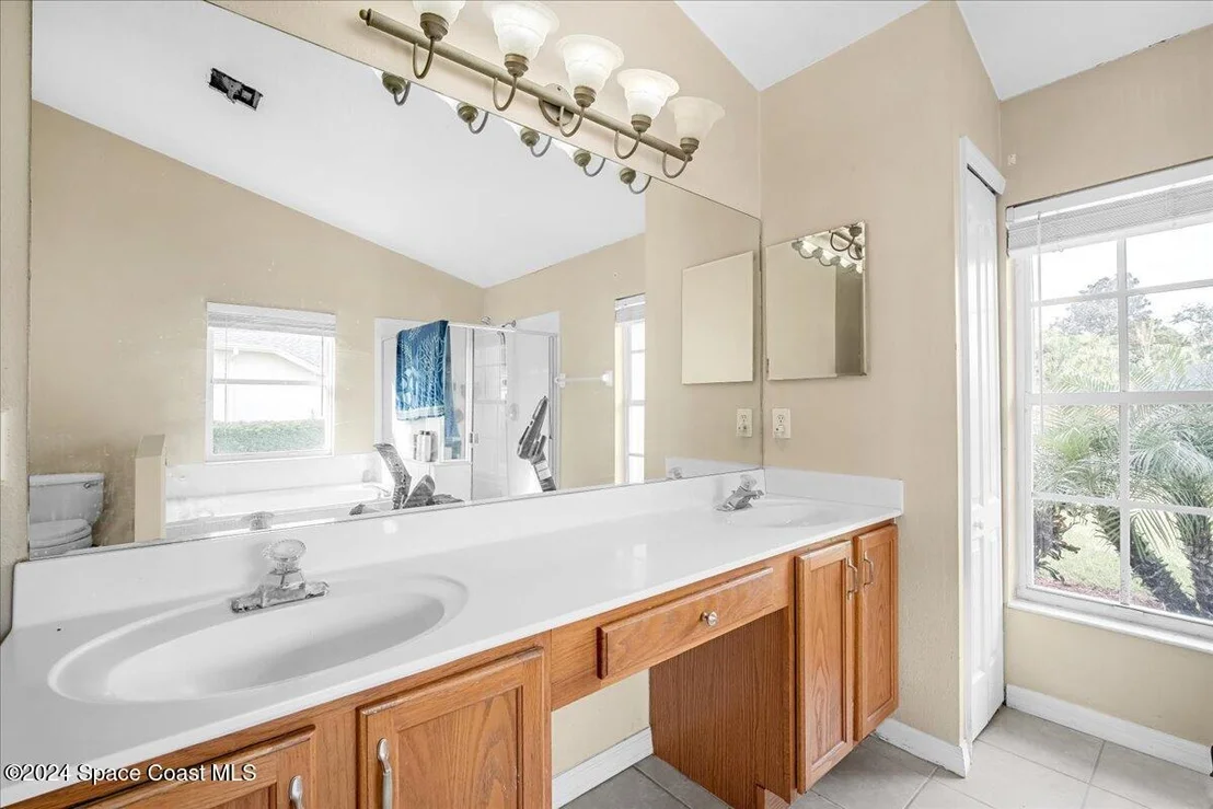 Photo of 6018 Newbury Circle