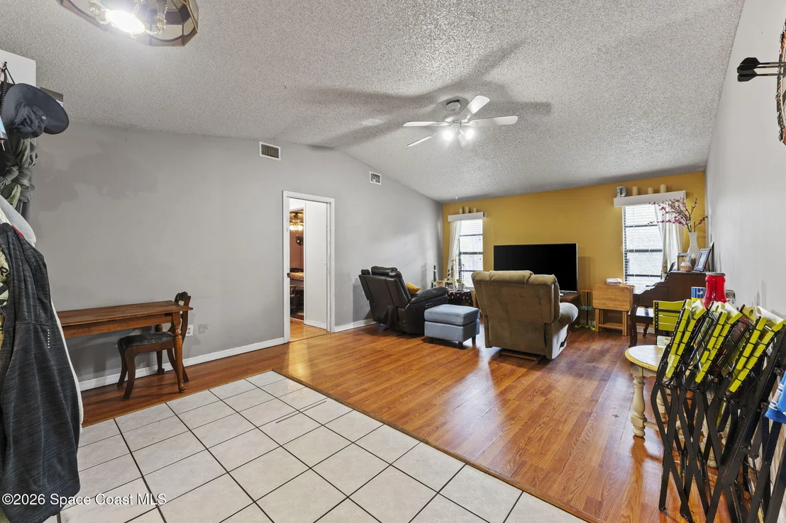 Photo of 988 Pineland Drive