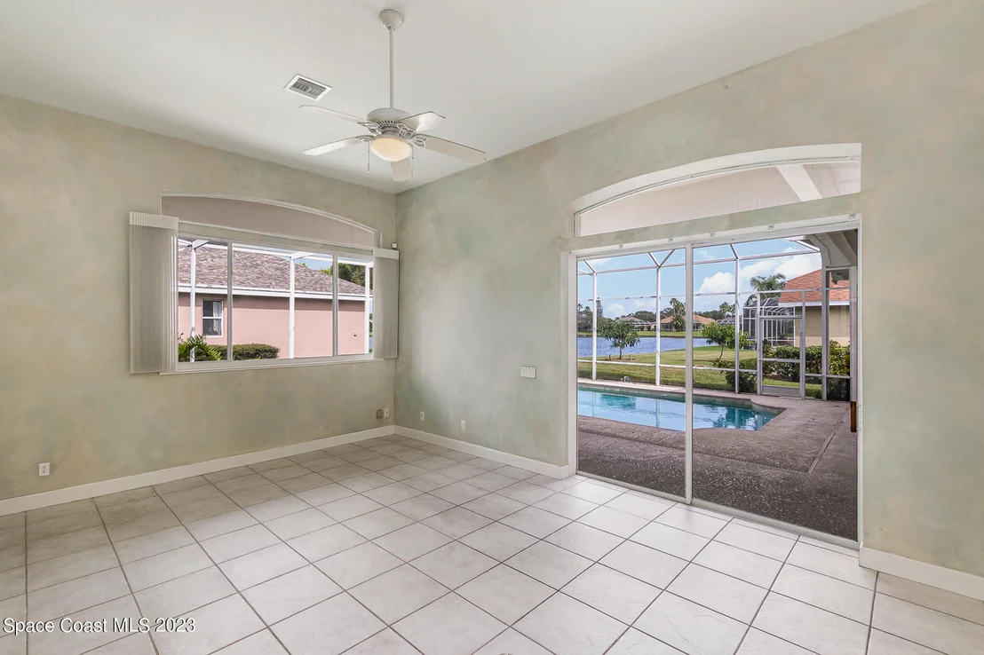 Photo of 990 Starling Way