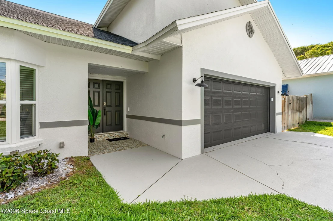 Photo of 6765 Angeles Road
