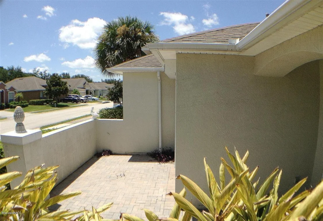 Photo of 989 Riviera Point Drive