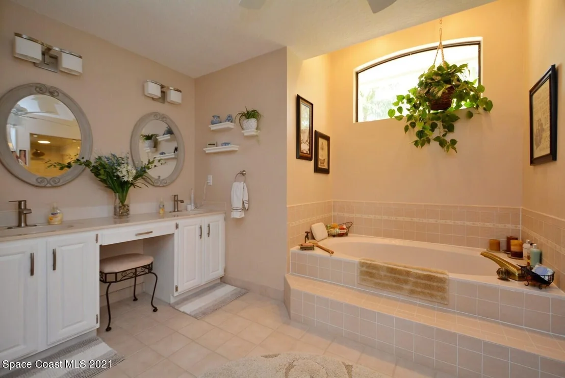 Photo of 1377 Silver Lake Drive