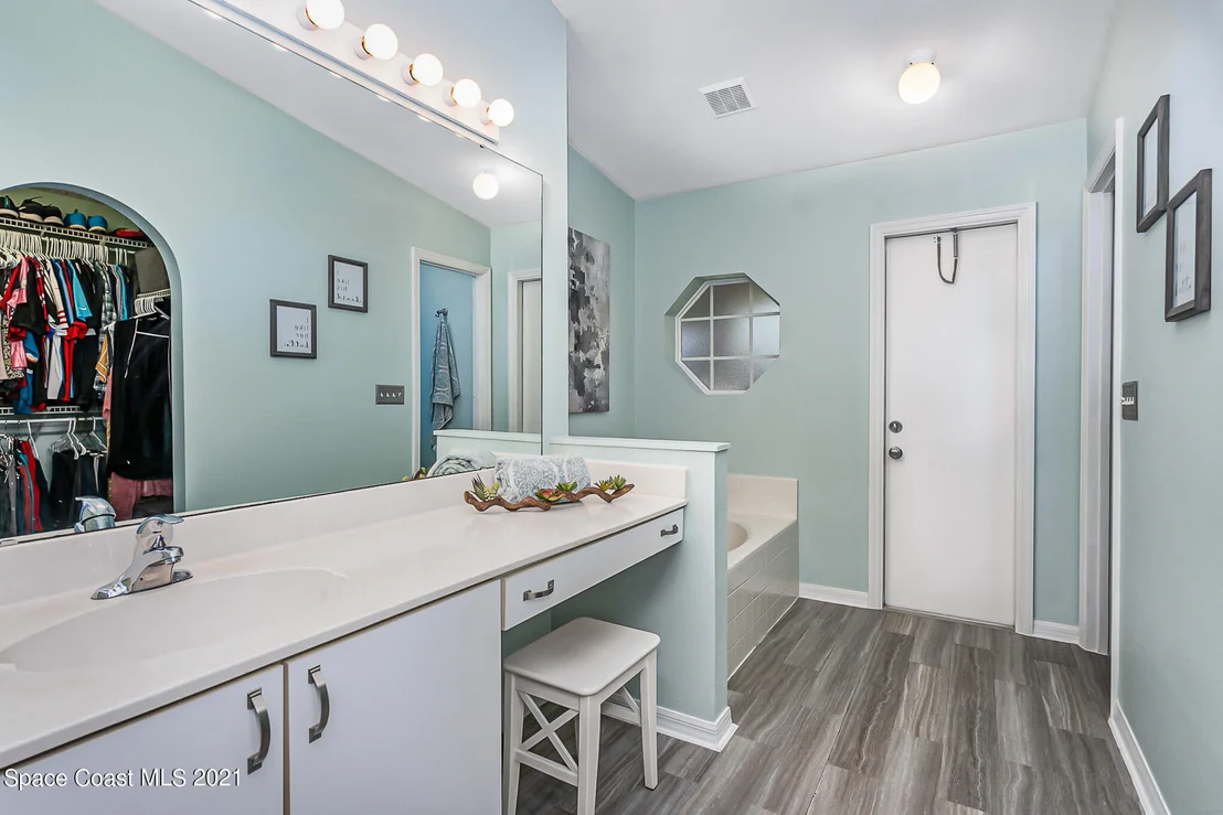Photo of 1632 Vista Lake Circle