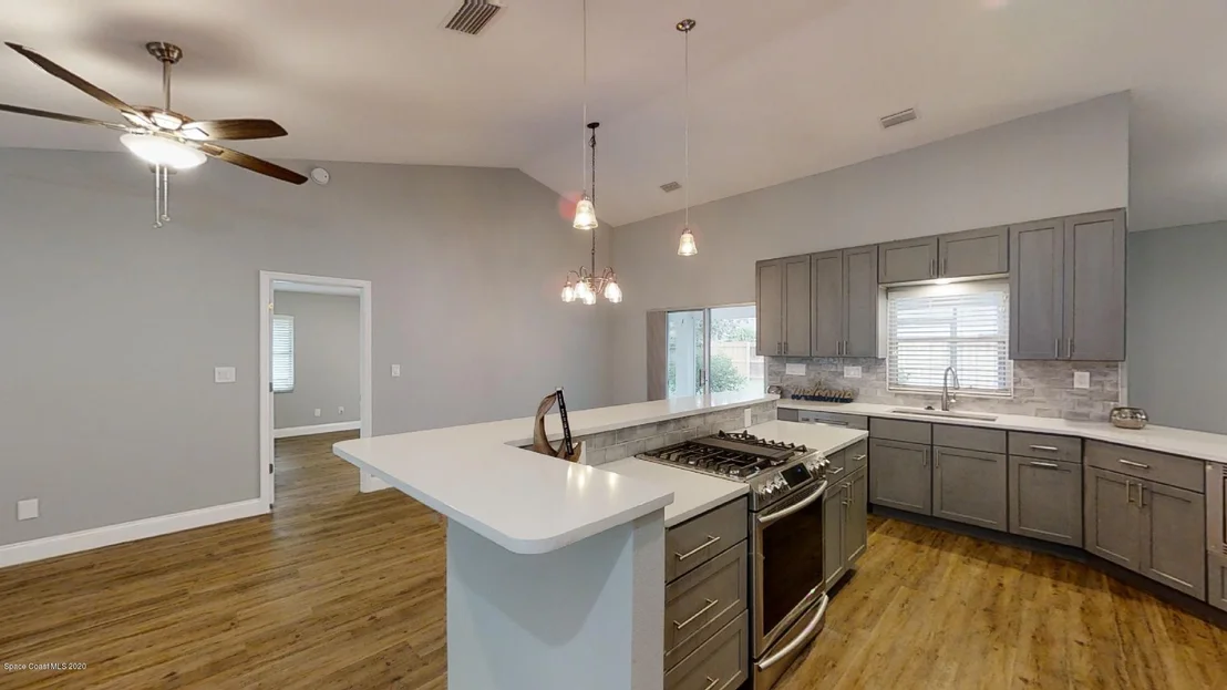 Photo of 925 Pelican Lane
