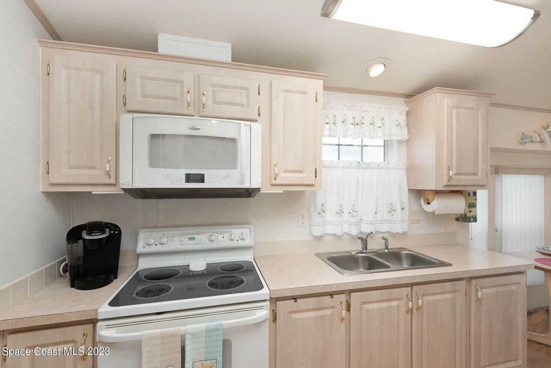 Photo of 3000 Frontier Drive